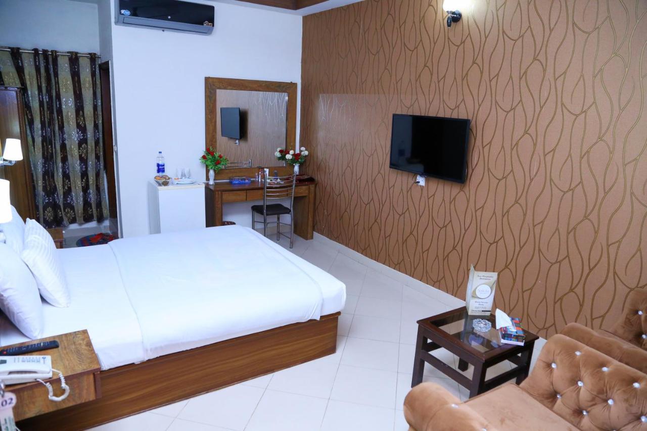 Fiesta Inn Hotel & Resorts Multan Exterior photo