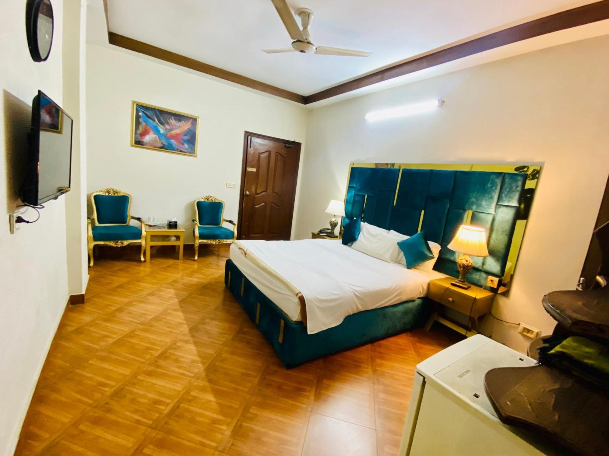 Fiesta Inn Hotel & Resorts Multan Exterior photo