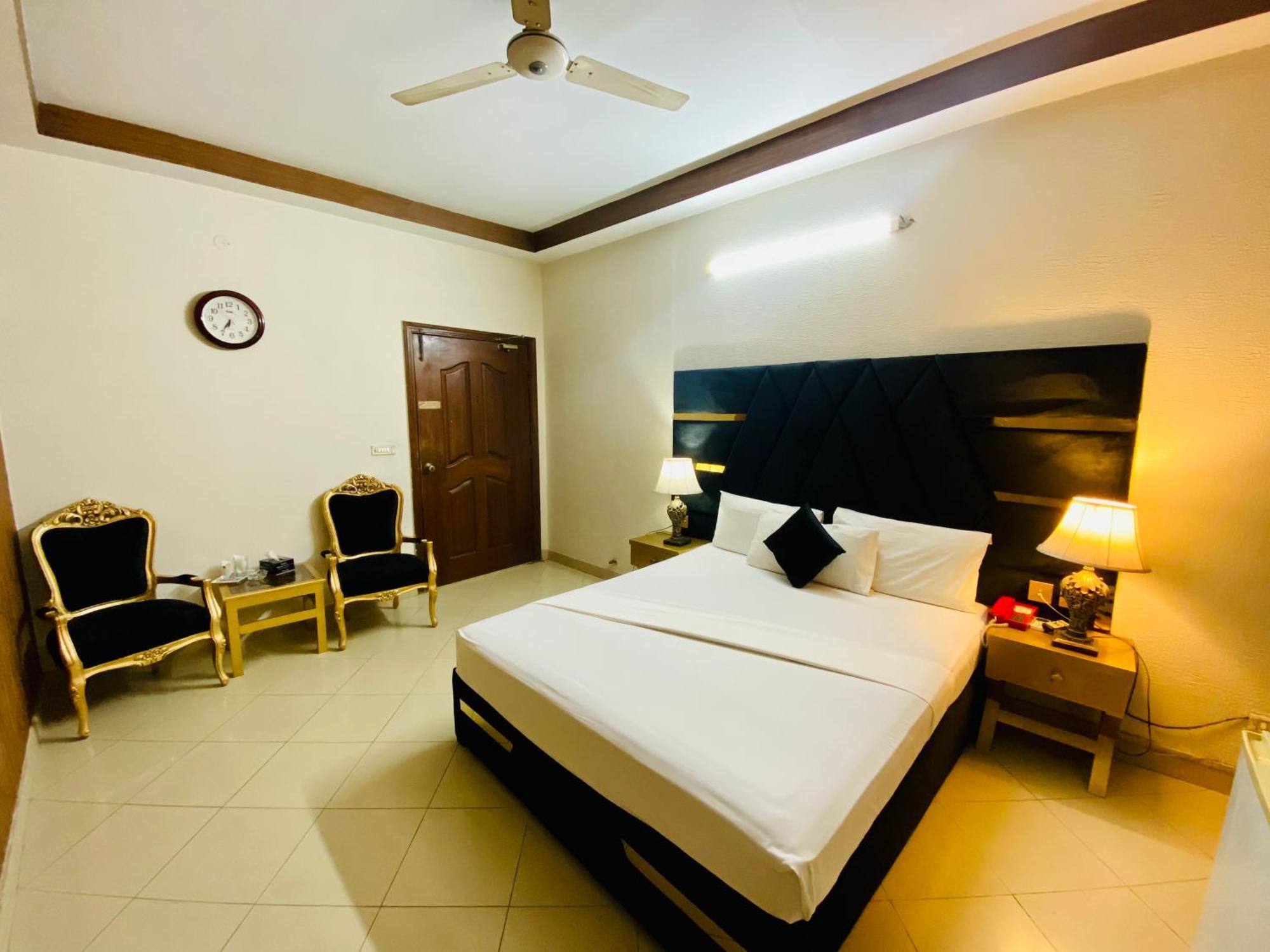 Fiesta Inn Hotel & Resorts Multan Exterior photo