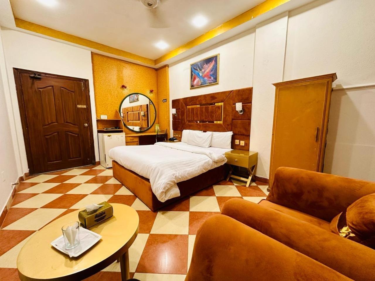 Fiesta Inn Hotel & Resorts Multan Exterior photo
