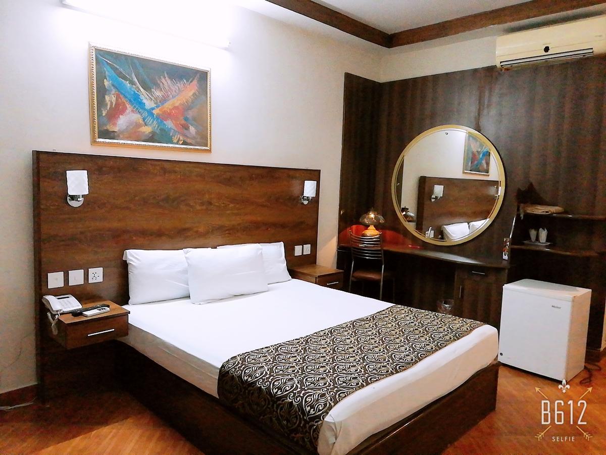 Fiesta Inn Hotel & Resorts Multan Exterior photo
